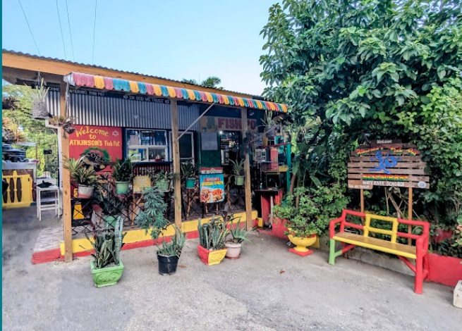 Miss T's Kitchen outdoor dining, Ocho Rios